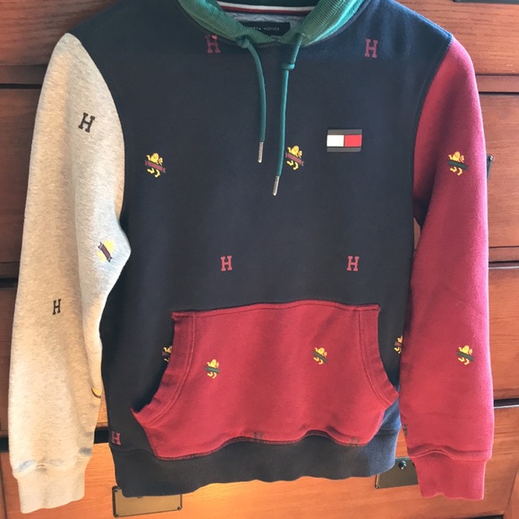 Rare Tommy Hilfiger All-Over Lion Crest Print Hoodie, Size XS - Picture 10 of 15